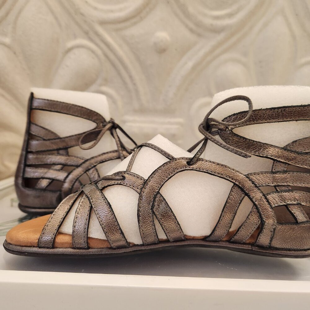 Gentle Souls Leather "Break my Heart" Gladiator Sandals. NIB. Size 6 - Picture 4 of 12